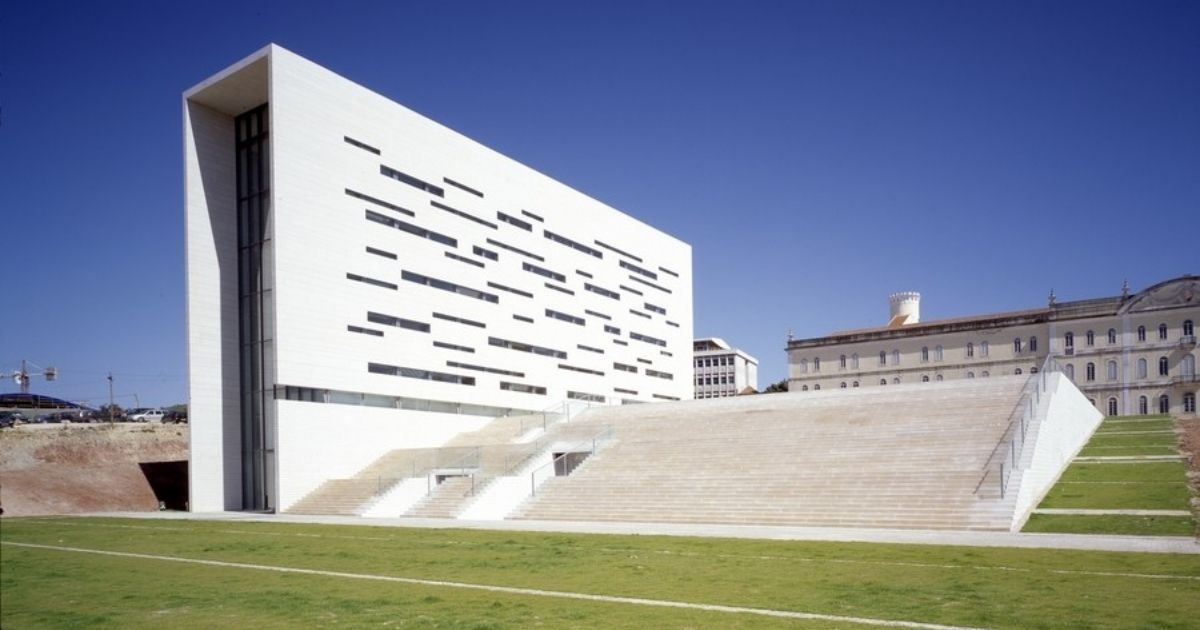 Universidad NOVA de Lisboa